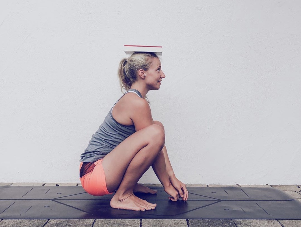 深蹲后头晕恶心想吐是怎么回事,深蹲练后吐是怎么回事