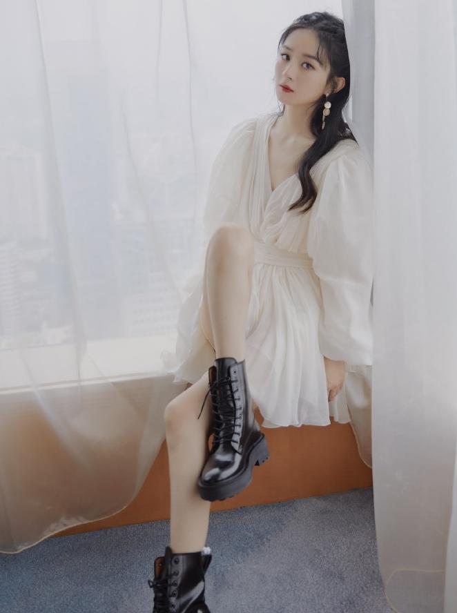 稍微高一点筒的马丁靴穿搭,drmartens马丁靴怎么搭配