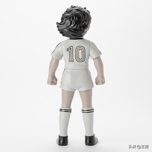 情怀呀，即使是这样一群身材比例严重失控的足球小将