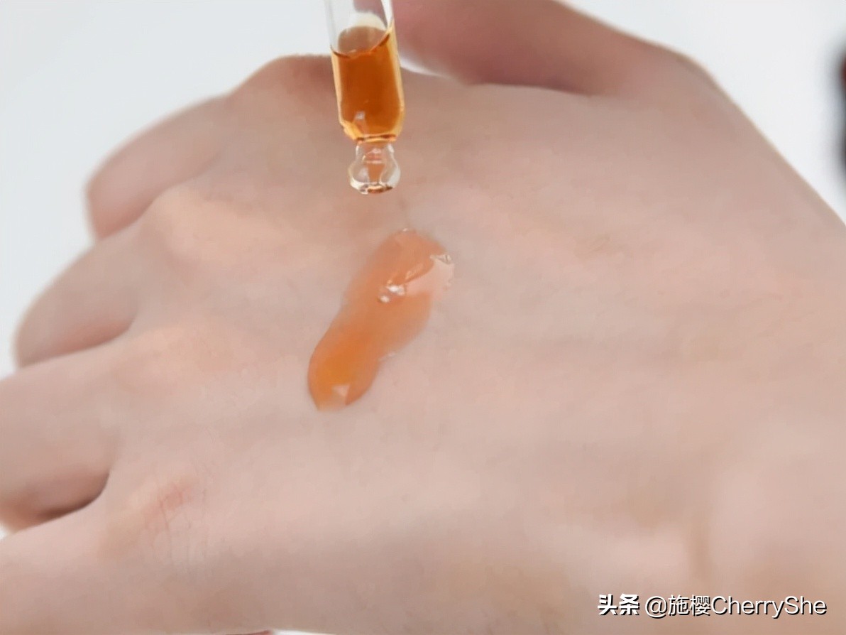 左旋vc精华的作用与功效,vc精华的功效与作用