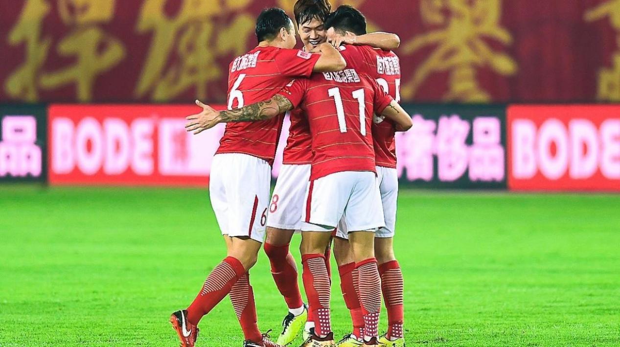 中超广州队vs成都,中超深圳队vs广州队比赛图