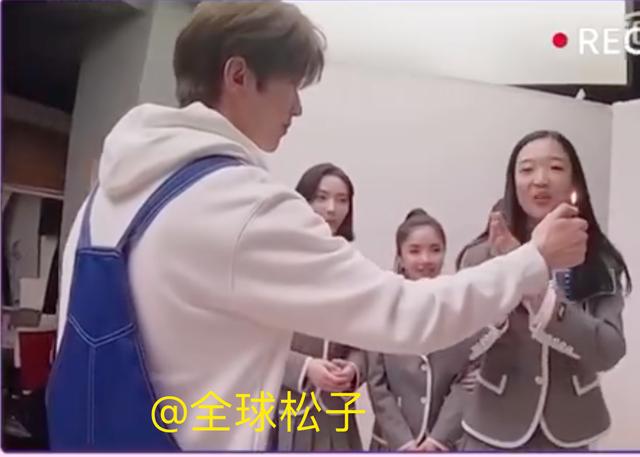 李佳琦说蔡徐坤,李佳琦评价蔡徐坤视频