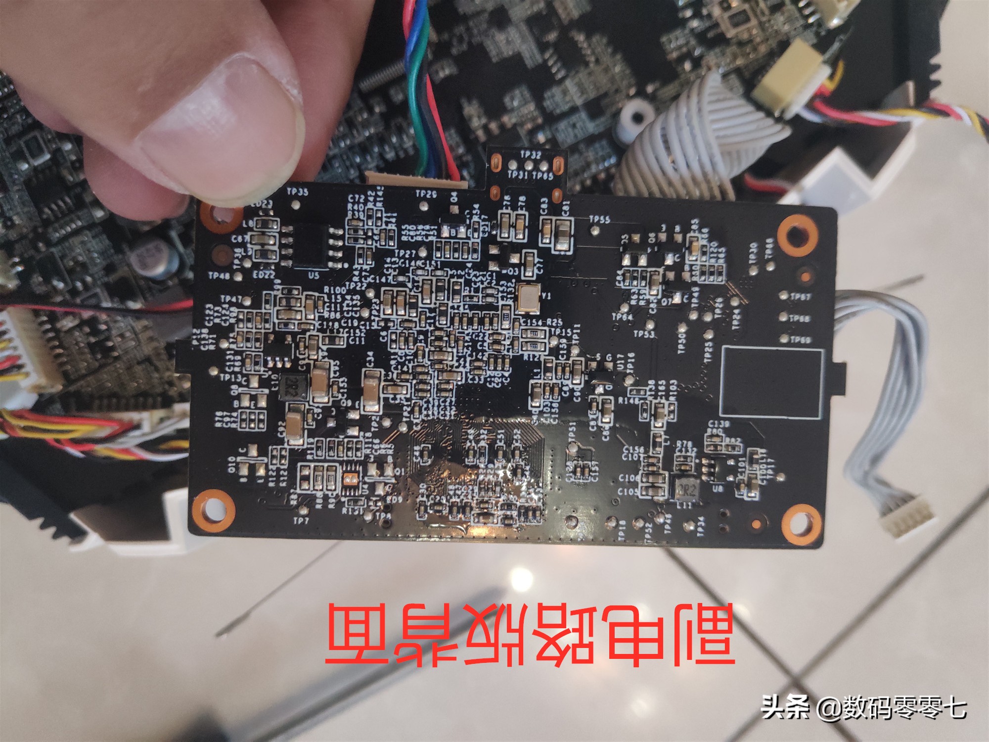 联想扫地机器人拆刷子,联想智能扫地机器人