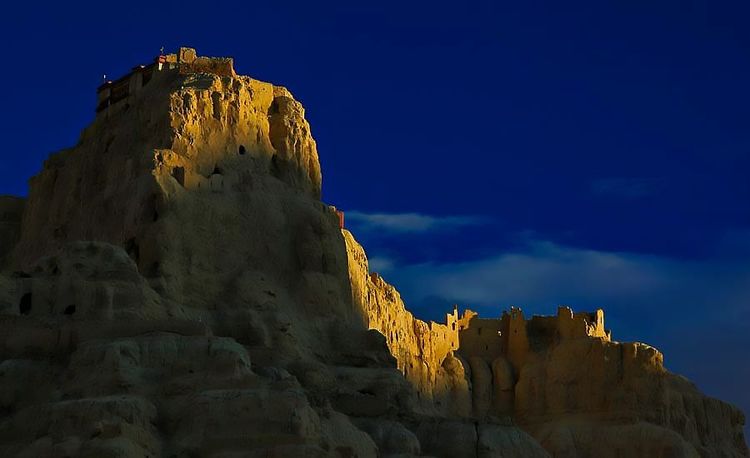 阿里大北线之穿行 (走过大北线的阿里巴巴)