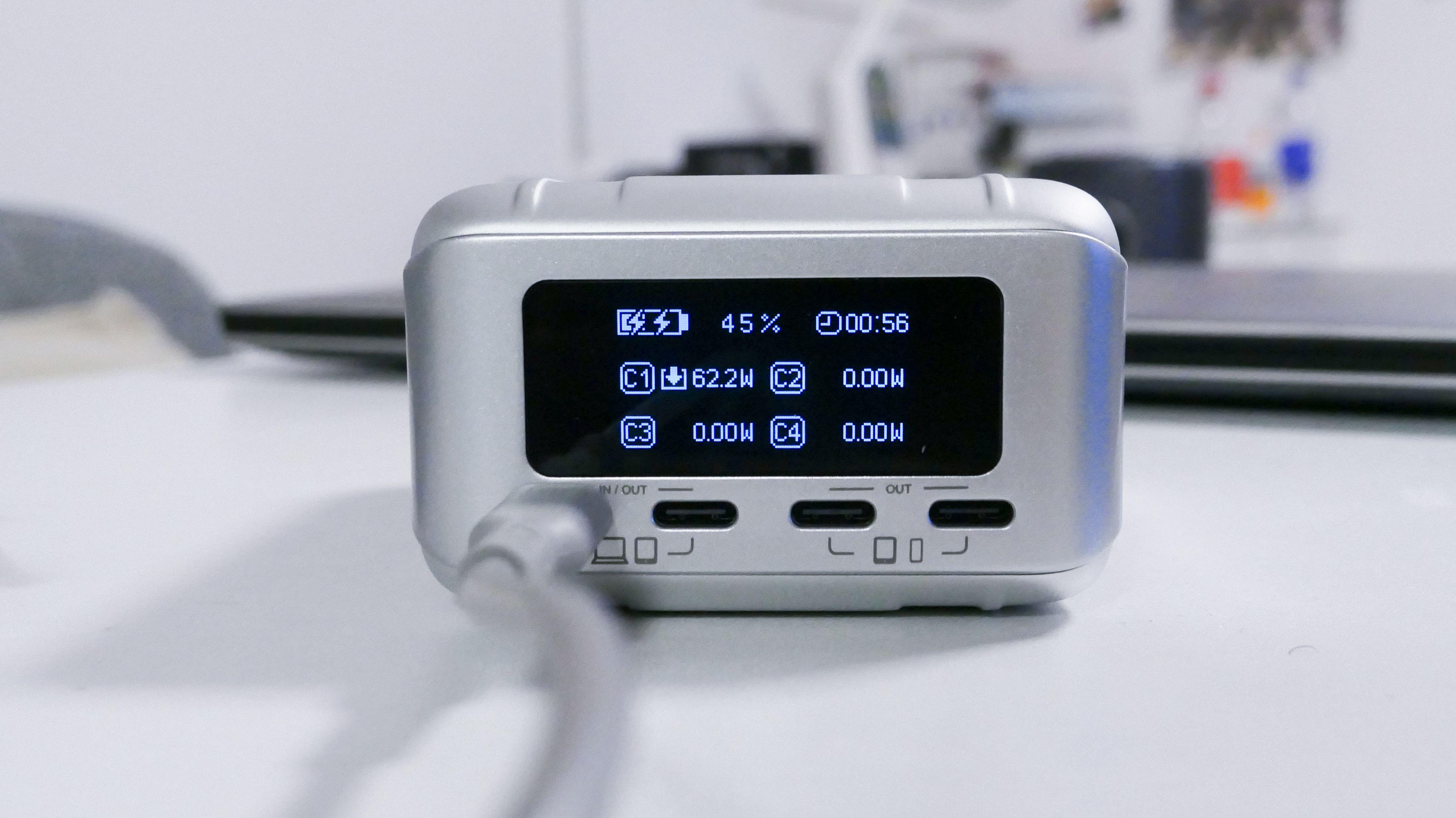 出行好帮手——征拓SuperTankPro超级移动电源