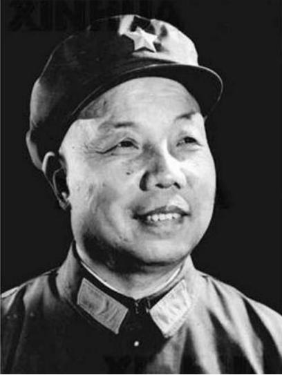 萧华：中国最年轻的开国上将，22岁当上司令，39岁授上将军衔