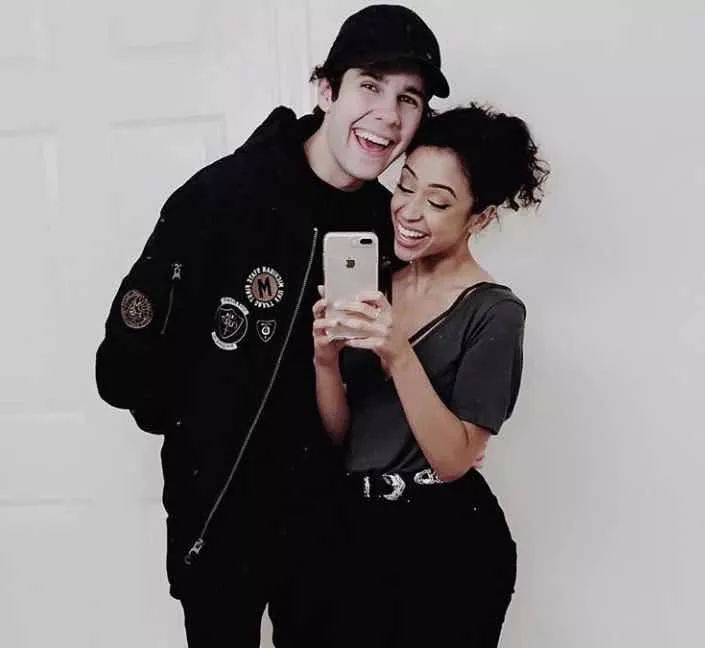 最甜分手看哭3千万人，转头与75岁基友妈妈结婚，“我是你爹”