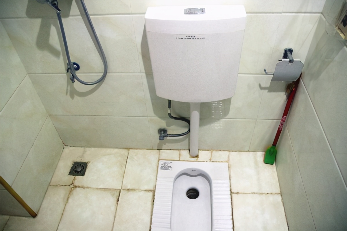 厕所改造增加一个蹲坑,厕所改装蹲厕多少钱