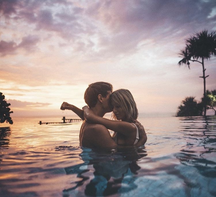 一张照片卖6500万美金,一张照片卖九千美元