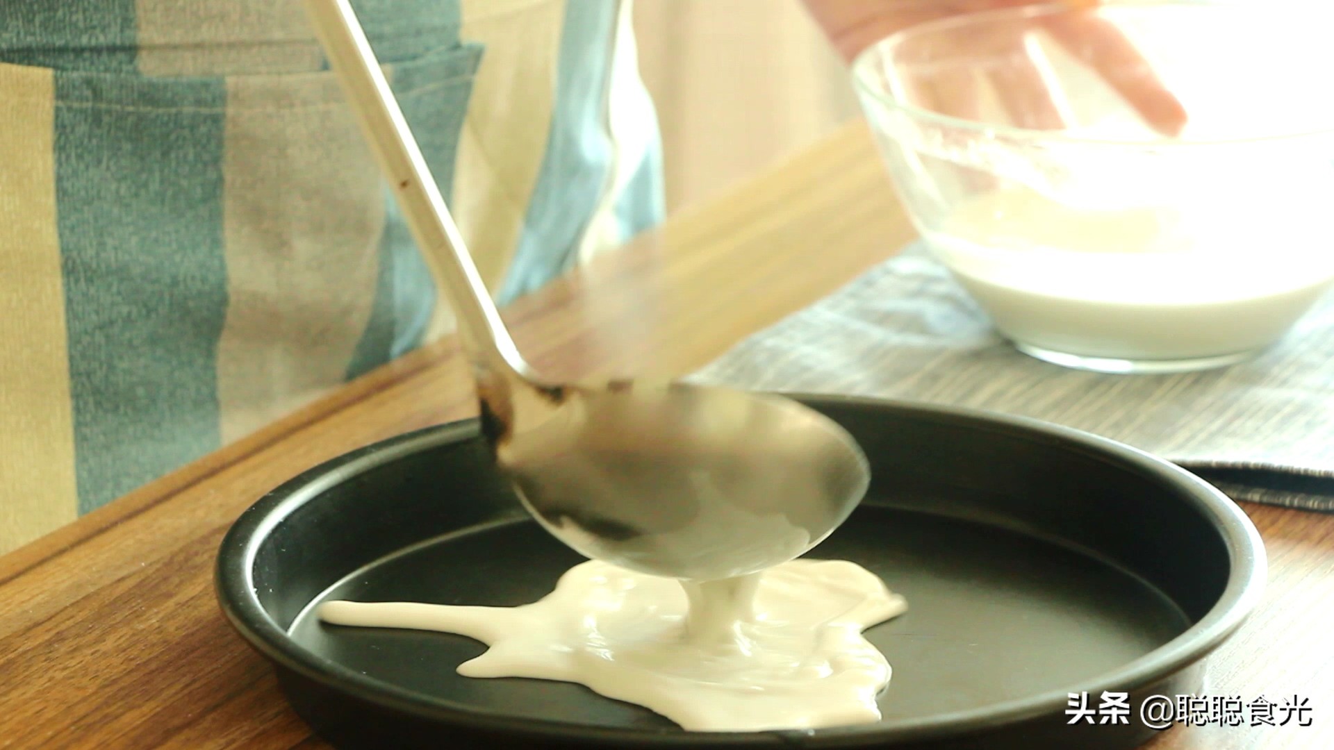 自制东北大拉皮正宗的做法,用淀粉做东北大拉皮的制作视频
