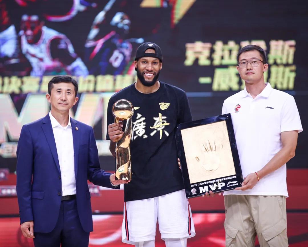 cba今日球鞋上脚一览,今日cba球鞋上脚一览