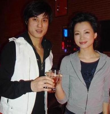 董卿的历程,央视一姐董卿现在怎么样了