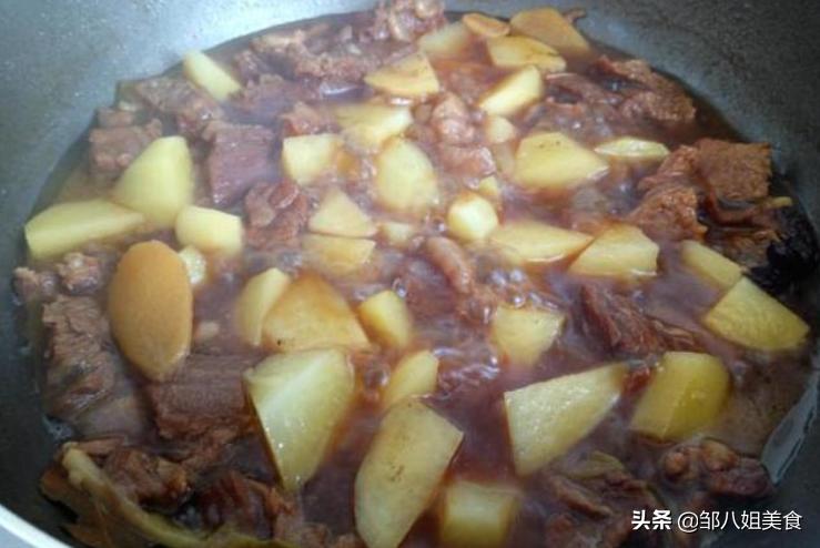 土豆炖牛肉用牛肉什么部位,土豆炖牛肉是选牛腱还是牛肉