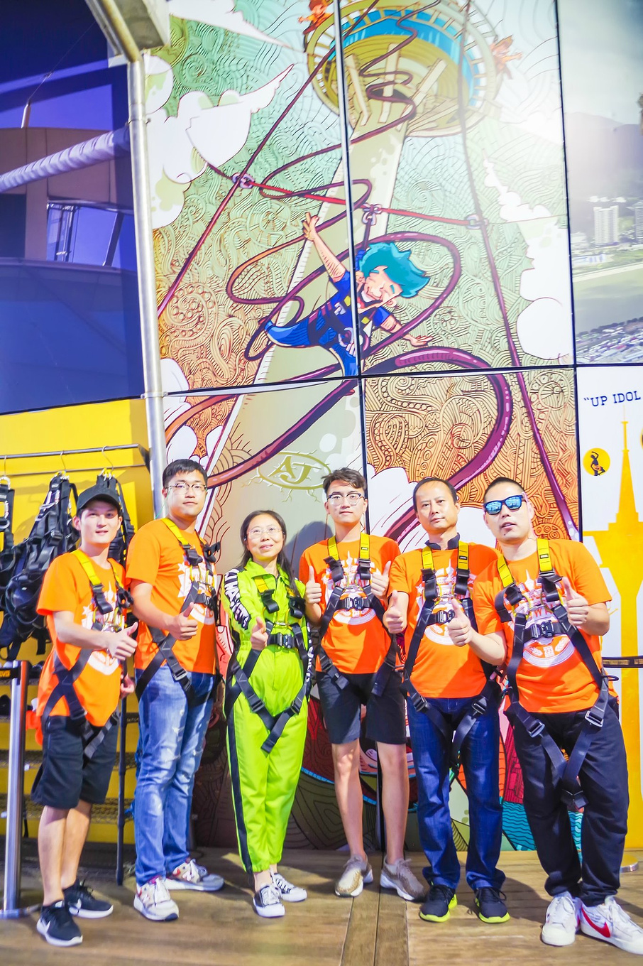 澳门塔323米世界第一蹦极跳,澳门塔蹦极runningman是高飞跳吗