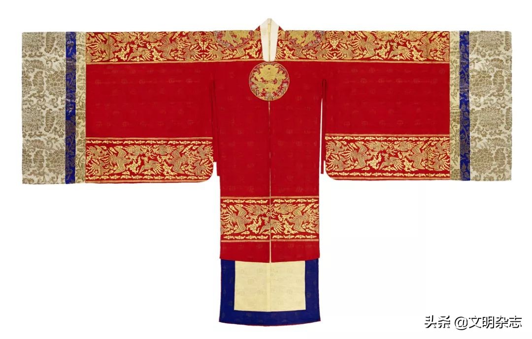 近20年韩国服饰风格,一衣带水服装