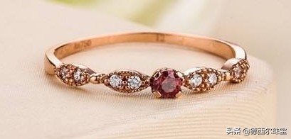 钻戒可以用小苏打清洗吗,在家有什么清洗钻戒的好方法