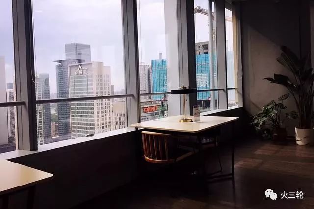 在ifs里面上班的人,在成都ifs上班的一天