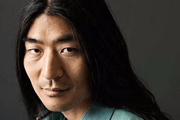 头发越来越长了终于可以留起来了,头发越来越长了打算剪短