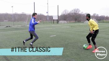 哪些小孩子就能学的足球过人技巧,足球实用的技巧过人