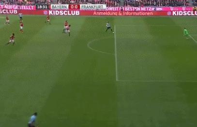 范迪克是当今足坛最强中后卫吗,实况足球范迪克左中卫还是右中卫