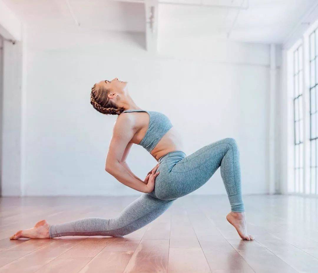 练瑜伽最厉害的一招就是平躺,练瑜伽身体太软怎么办