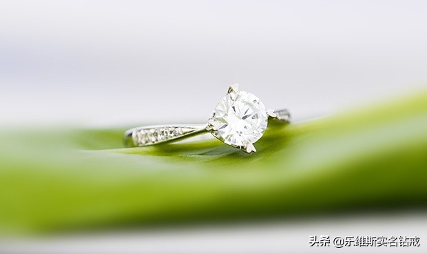如何挑选钻戒的基本知识,如何挑选钻戒的品牌和款式