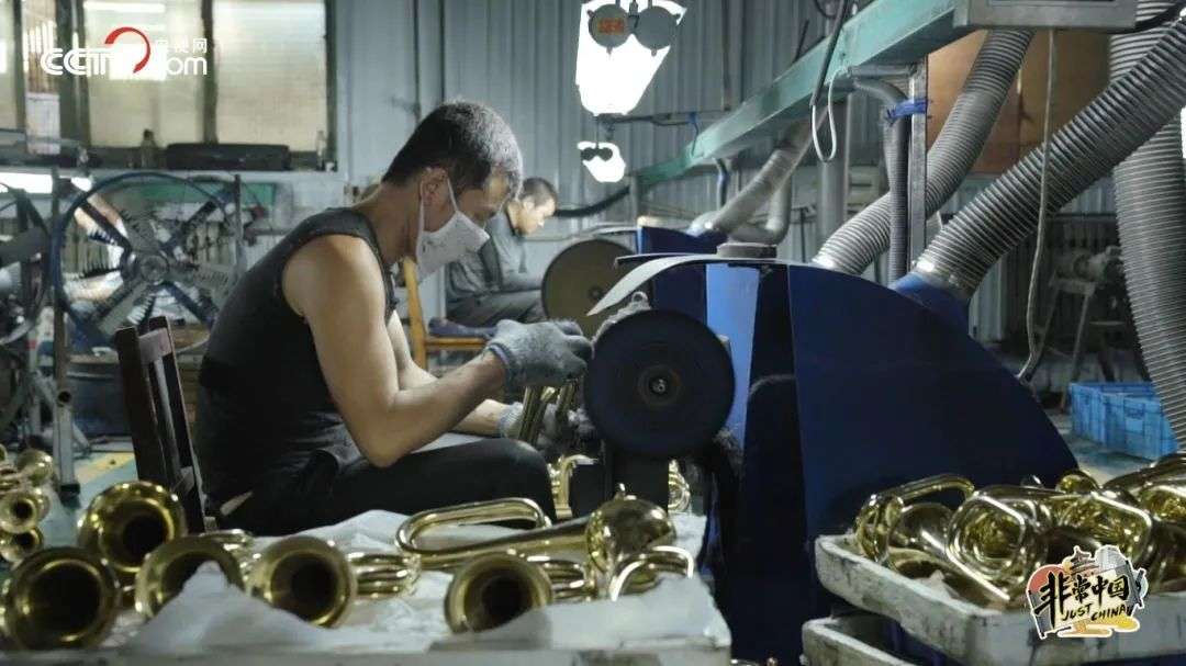 “曹县梗”出圈背后,这些小镇支撑起了全球乐器市场的中国制造