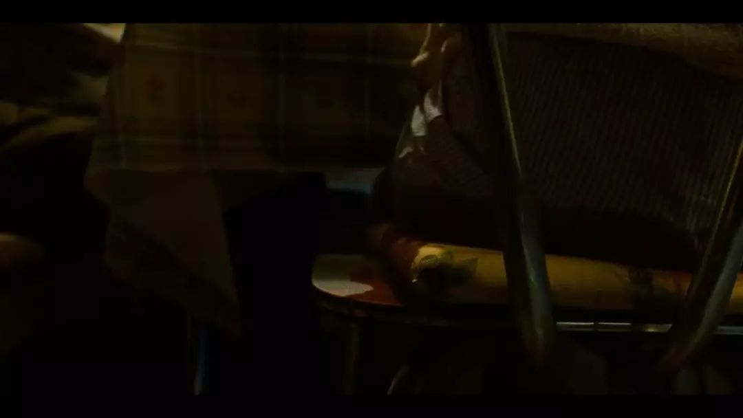 在这部电影中，满屏充满了欲望，在第一集就弄死了女主