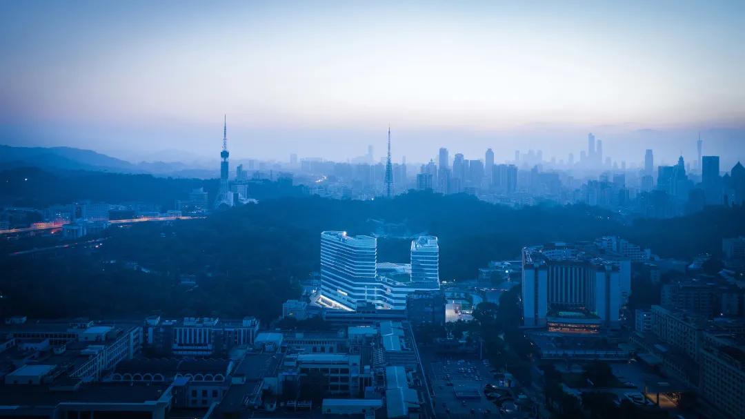 两大企业强强联手,2024大湾区建筑业发展形势