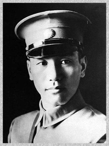 1949年蒋介石败逃台湾时，*剑英叶**本可以打下老蒋专机，为何不打？