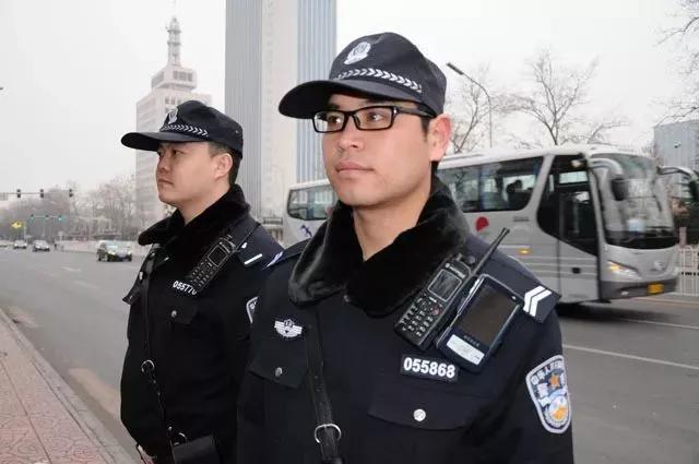 身穿警服是否能执法,穿上这身警服内心的感受