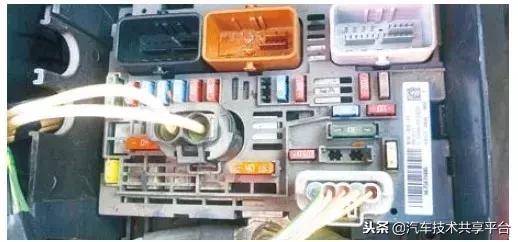 雪铁龙世嘉中控维修,雪铁龙世嘉怎么看冷却液液位