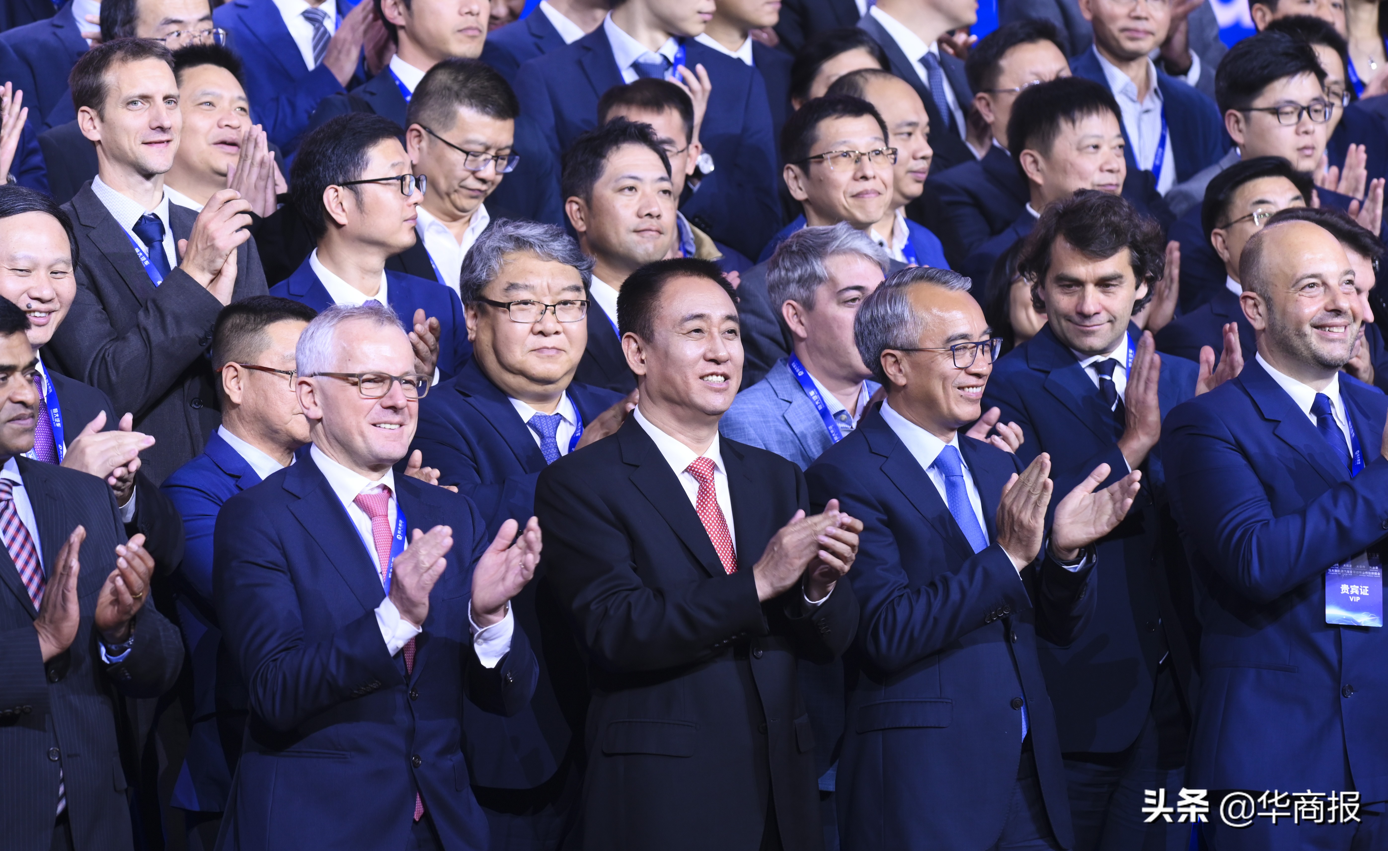 许家印转型汽车五句话,许家印开年演讲发言