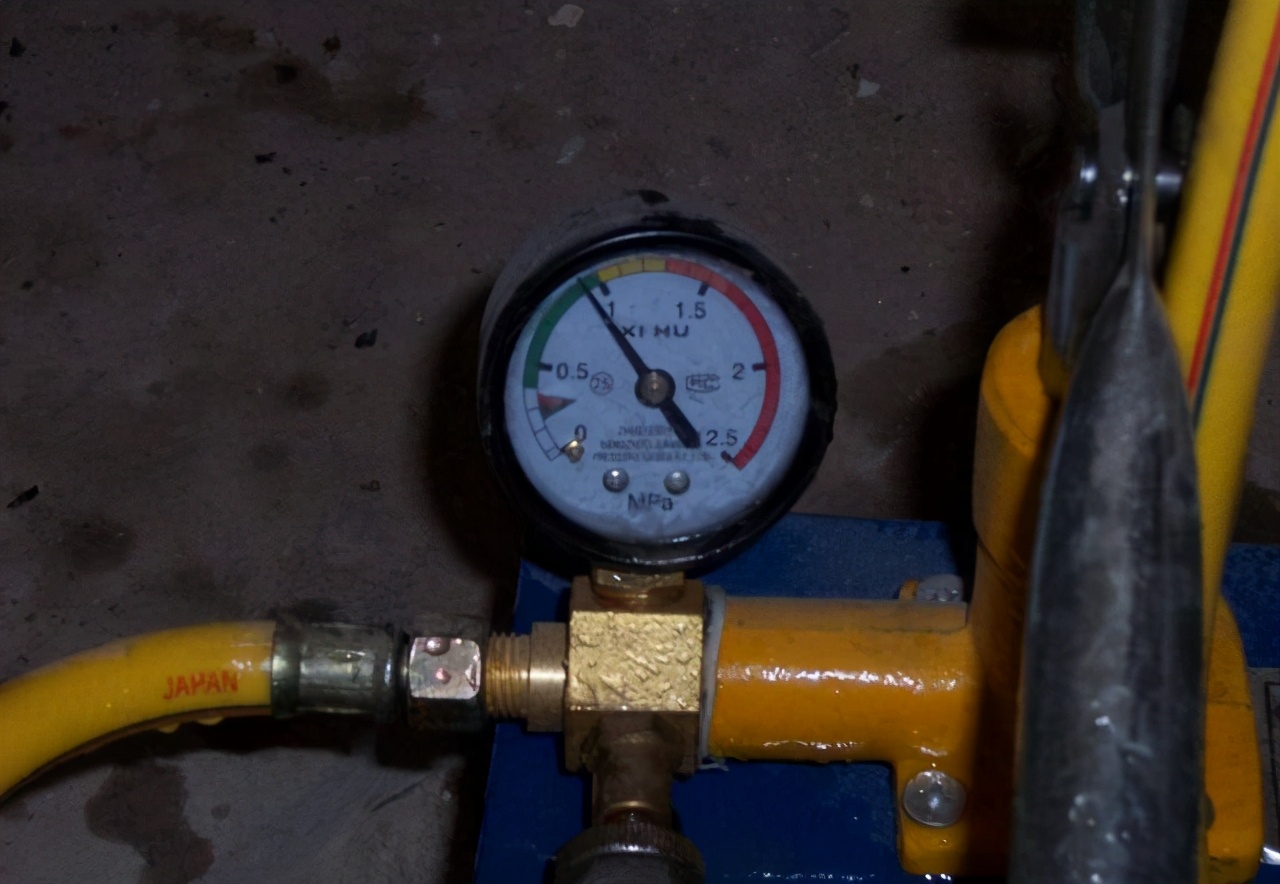 浴室水管漏水各种修补方法,浴室水管漏水修理视频