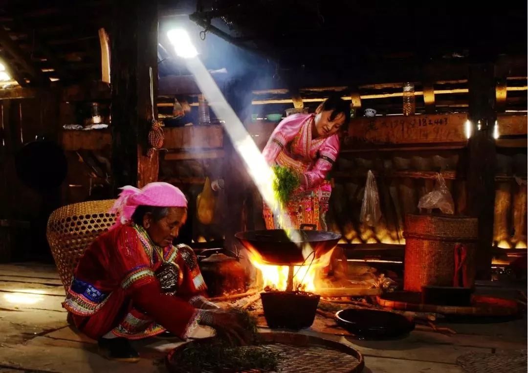 人民大会堂推销土豆，收1500个农民学生，10亿专利无偿送出，64岁的农民院士朱有勇火了！