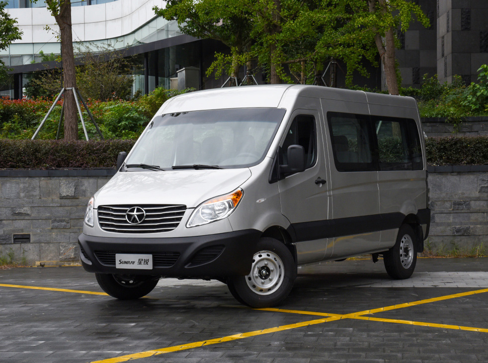 奔驰凌特2018款柴油,奔驰凌特2.1t柴油上路多少钱