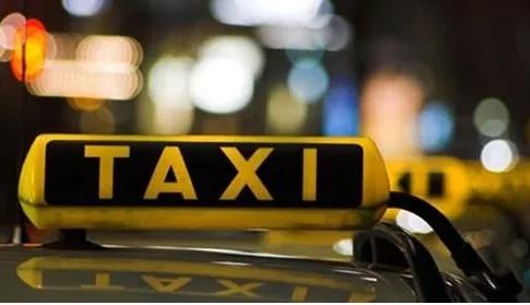 斗门某驾校教练打尖插队，给学员做反面教材，声称怕学员考试迟到！