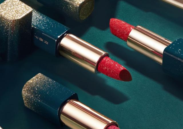 被李佳琦捧火的化妆品，没想到包装成了国潮风