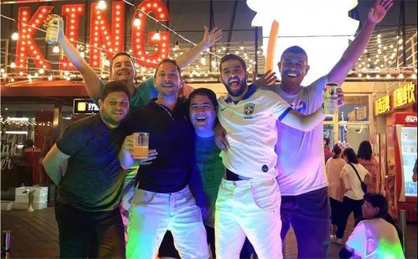 金沙滩啤酒城常态化运营，打造永不落幕的啤酒节