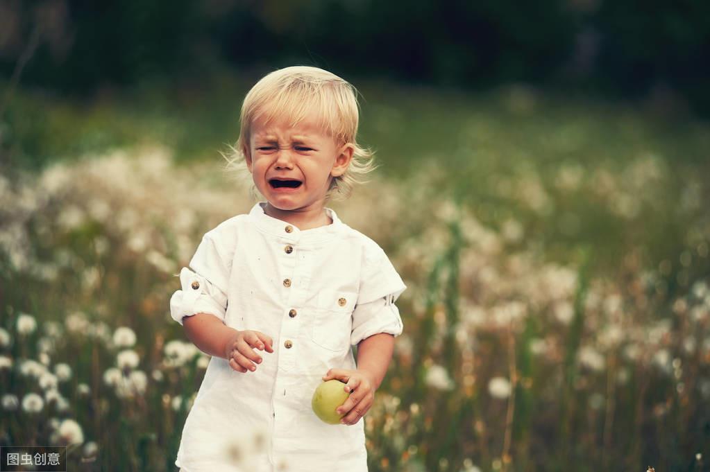 三岁多儿子老是发脾气,3岁宝宝哭闹乱发脾气