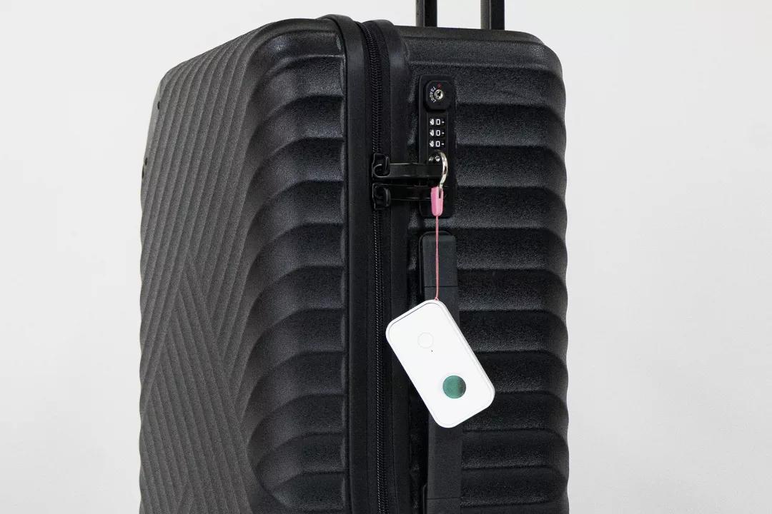 租客发现针孔摄像头,发现公寓有针孔摄像头房东倒霉吗