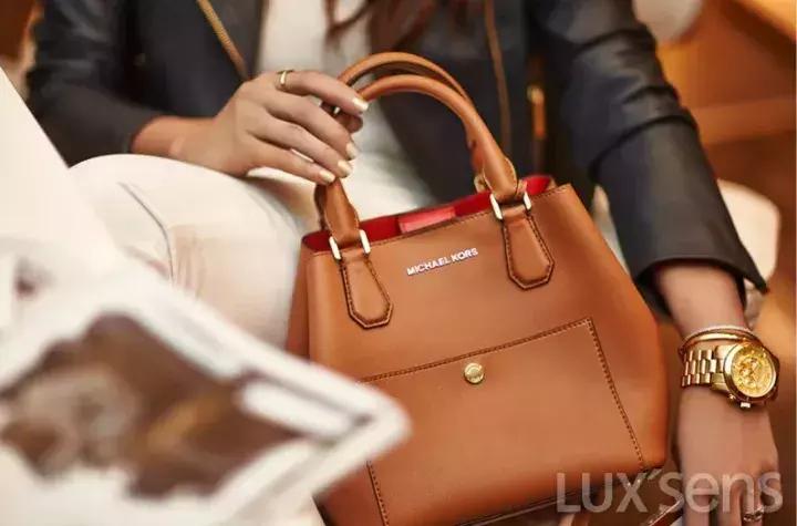 mk包包真假辨别方法,mk包包怎么辨别真假图解