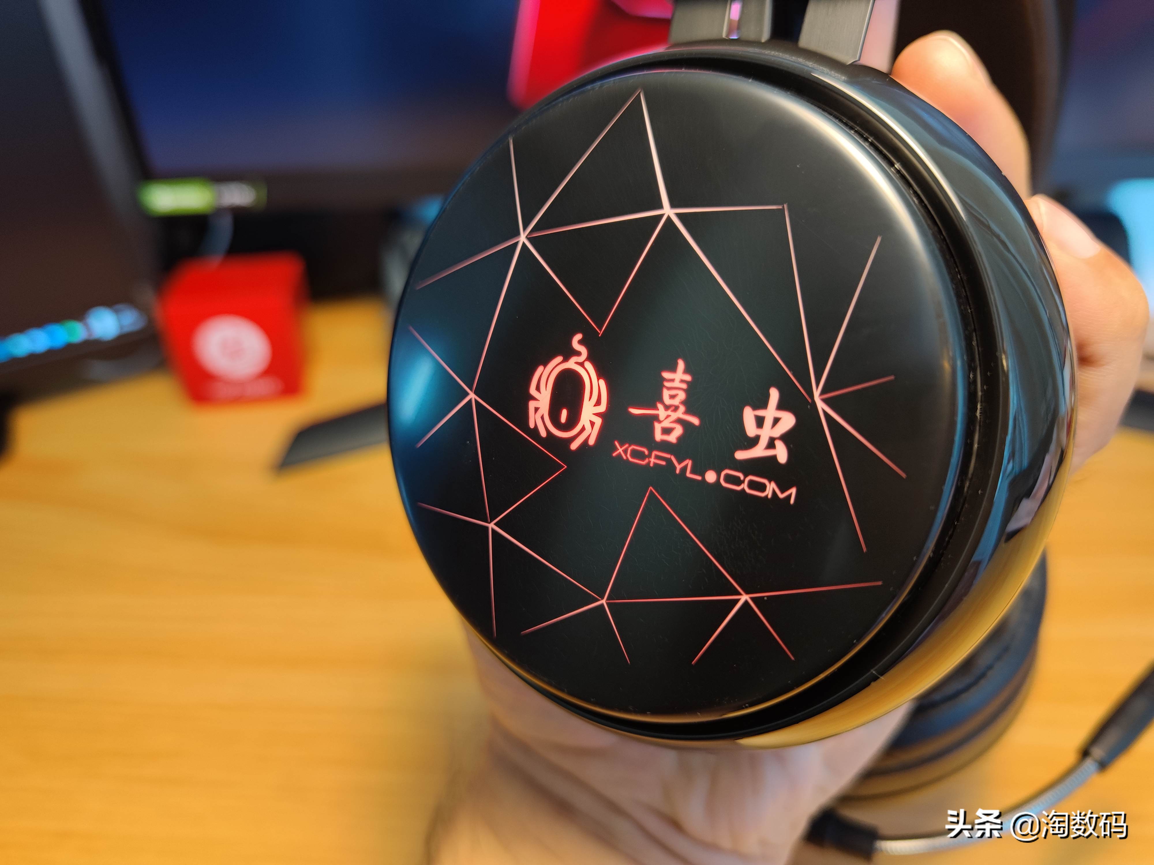 拆验声卡辩真身：￥49元因丑贬值虚拟7.1声道游戏耳麦，爆拆验票