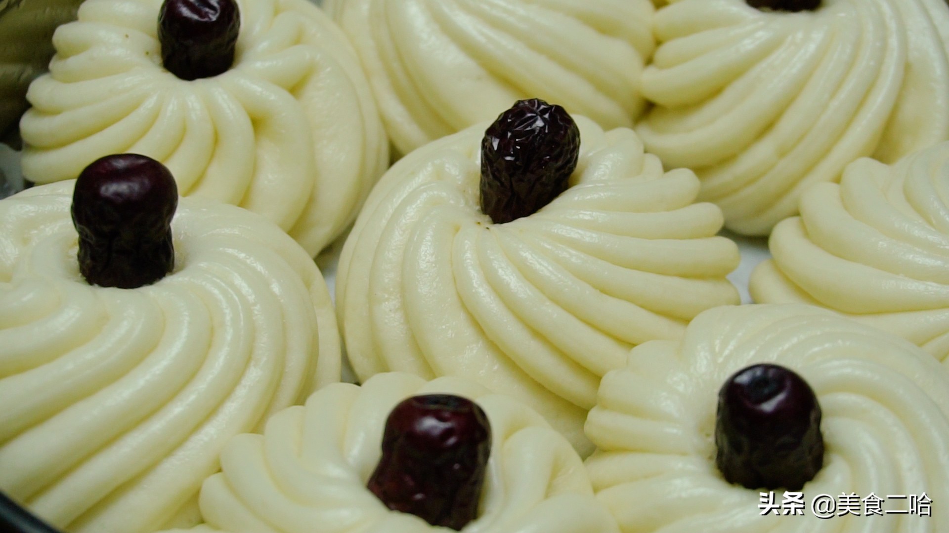 “二十八，蒸枣花”，过年教你做千层枣花馍，招待客人倍有面儿