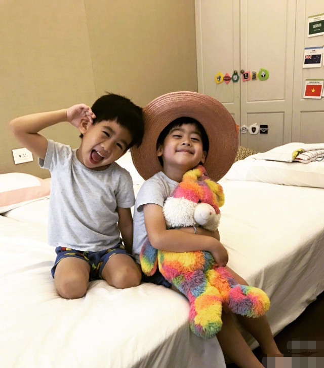 林志颖罕见晒kimi照,林志颖Kimi同台表演