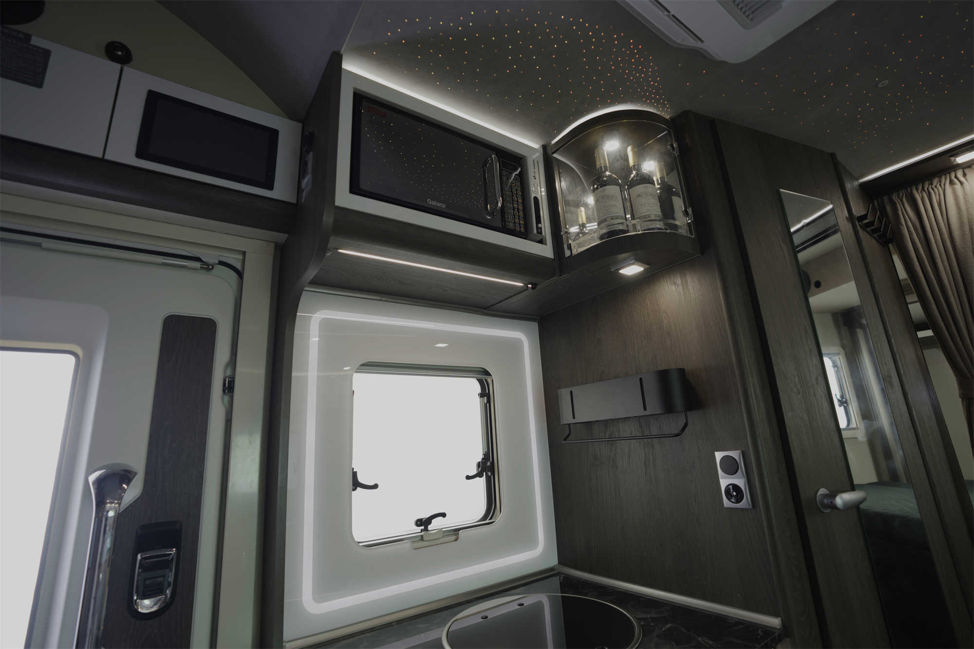 宇通c670房车最新款,宇通房车c553