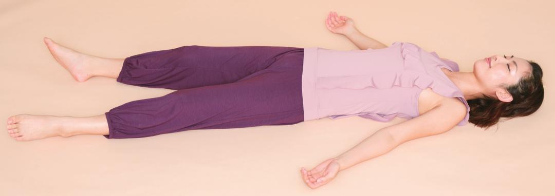 适合更年期女性的瑜伽动作,躺着做的女性更年期瑜伽