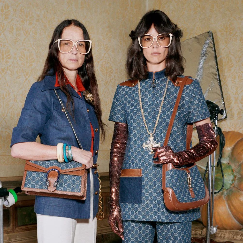 也太时髦了吧，怪不得女明星人手一只