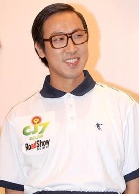 “人渣专业户”，表面上是汽车修理工，暗地里是周星驰的编剧