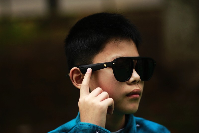 海伦凯勒日夜两用太阳眼镜,海伦凯勒蓝牙眼镜